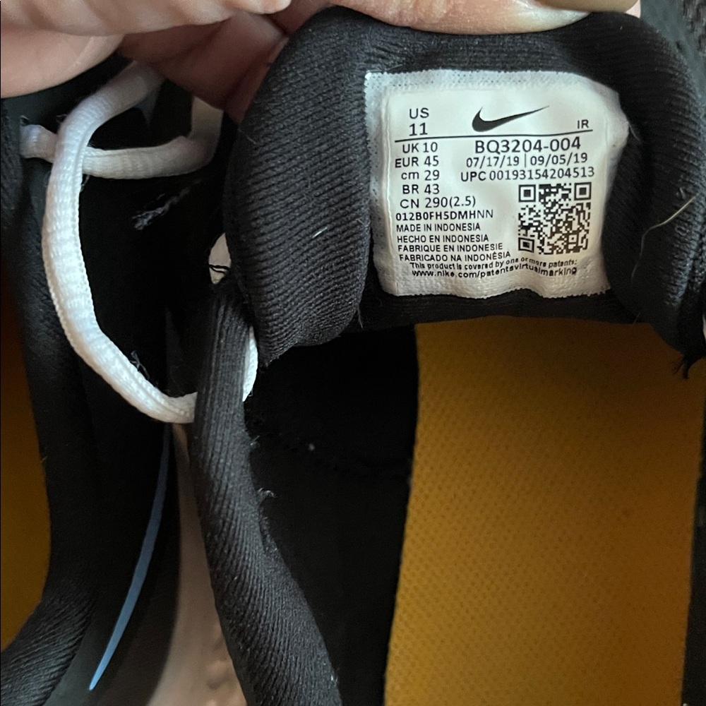 Nike Men's Black and Yellow Athletic Shoes Size 11 EUC - Picture 3 of 6